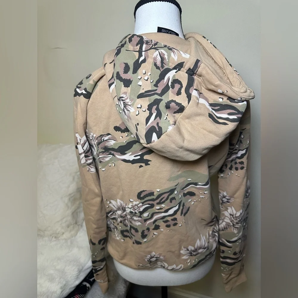 Nike Tan Floral Camouflage Hoodie - Picture 2 of 3